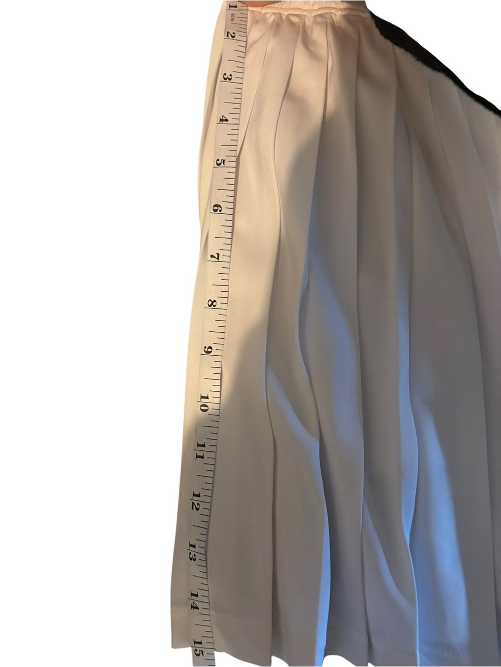 Vuori Clementine Pleated Tennis Skirt Skort in White - Size Small - Picture 4 of 5